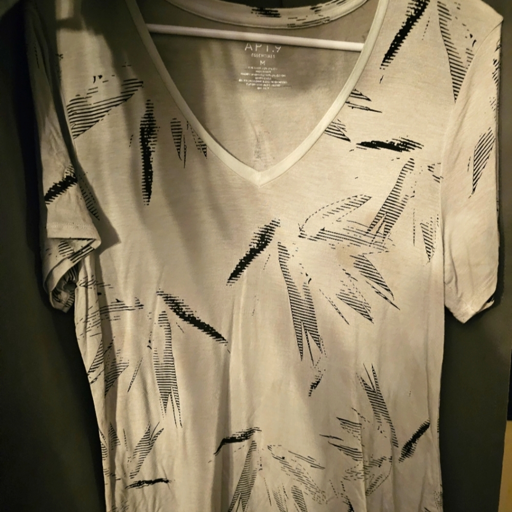 Apt 9 Top Medium